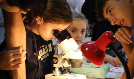 ¡Vamos al laboratorio del colegio!