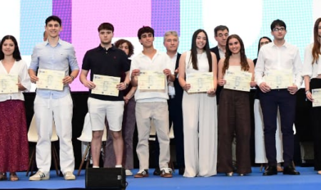 18 ESTUDIANTES RECIBEN PREMIO MEGAU 2026